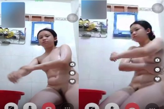 Bùi Trúc Nhi thỏa mãn trong vòng tay bạn trai gợi tình