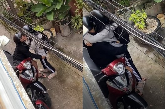 Học sinh thích thú khi tham gia trò chơi cổ điển